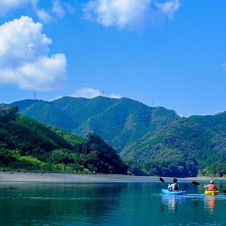 四万十川まで歩いて行ける 一棟まるっと貸し切りの宿 Gu Shimanto  Eksteriør bilde