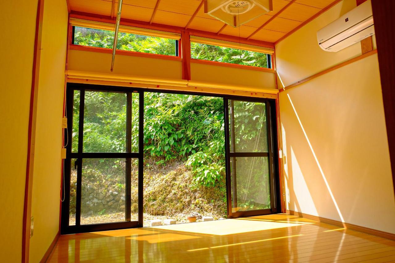 四万十川まで歩いて行ける 一棟まるっと貸し切りの宿 Gu Shimanto  Eksteriør bilde