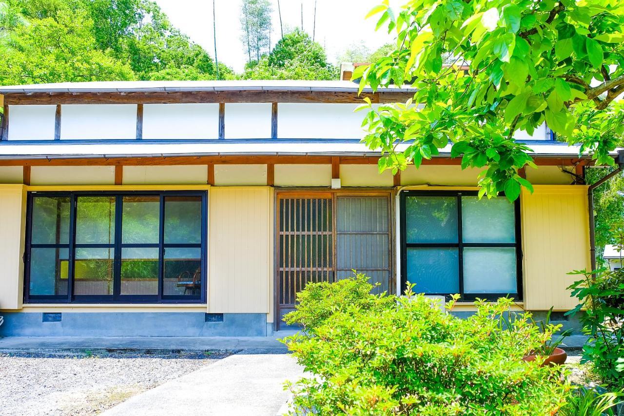 四万十川まで歩いて行ける 一棟まるっと貸し切りの宿 Gu Shimanto  Eksteriør bilde