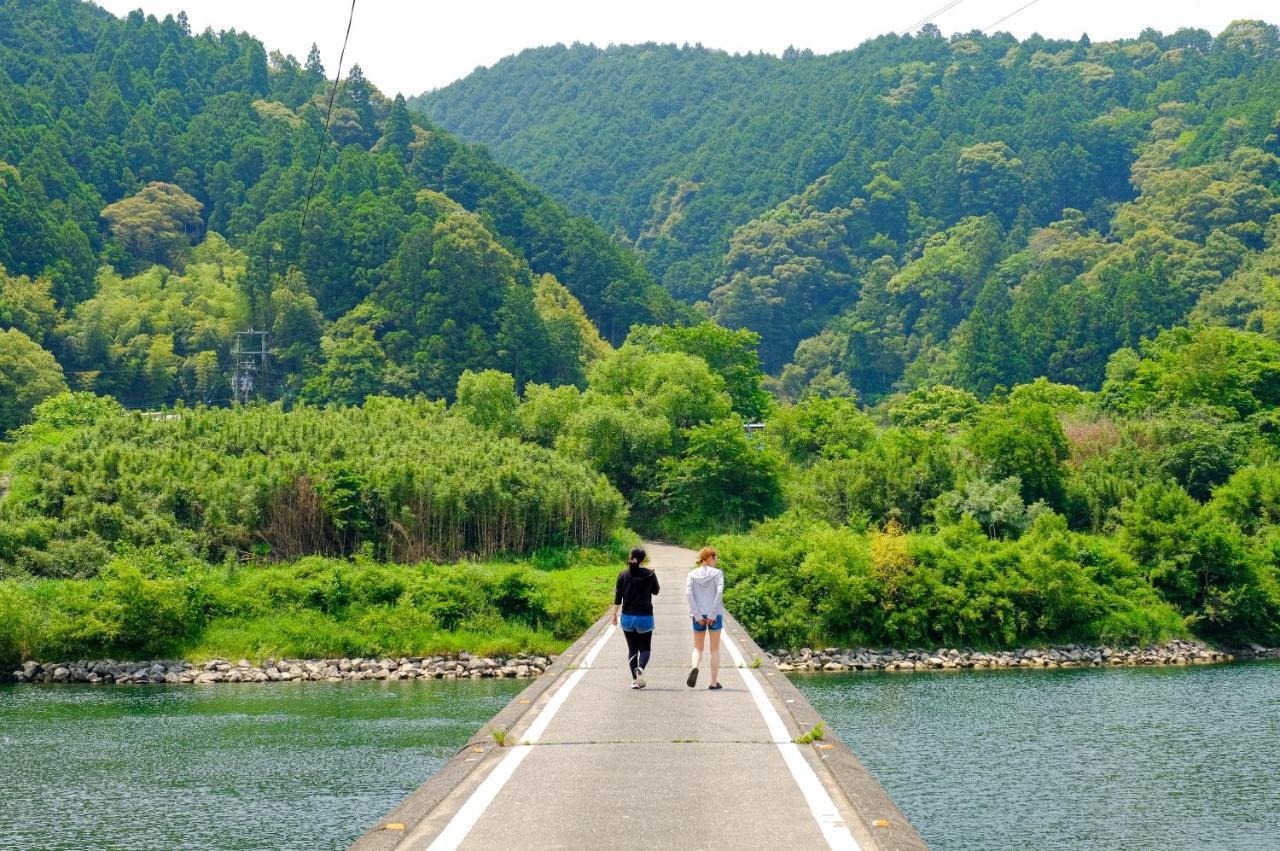 四万十川まで歩いて行ける 一棟まるっと貸し切りの宿 Gu Shimanto  Eksteriør bilde